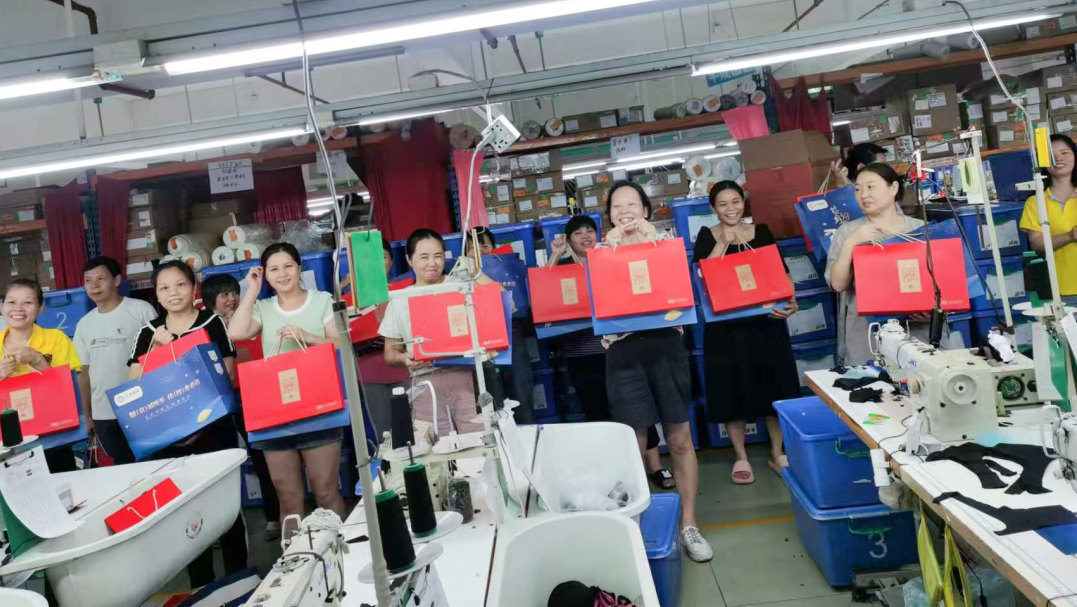 明月照千里，福利暖人心。東莞京福、京緯、京翼服裝有限公司發(fā)中秋節(jié)福利啦!(圖28)