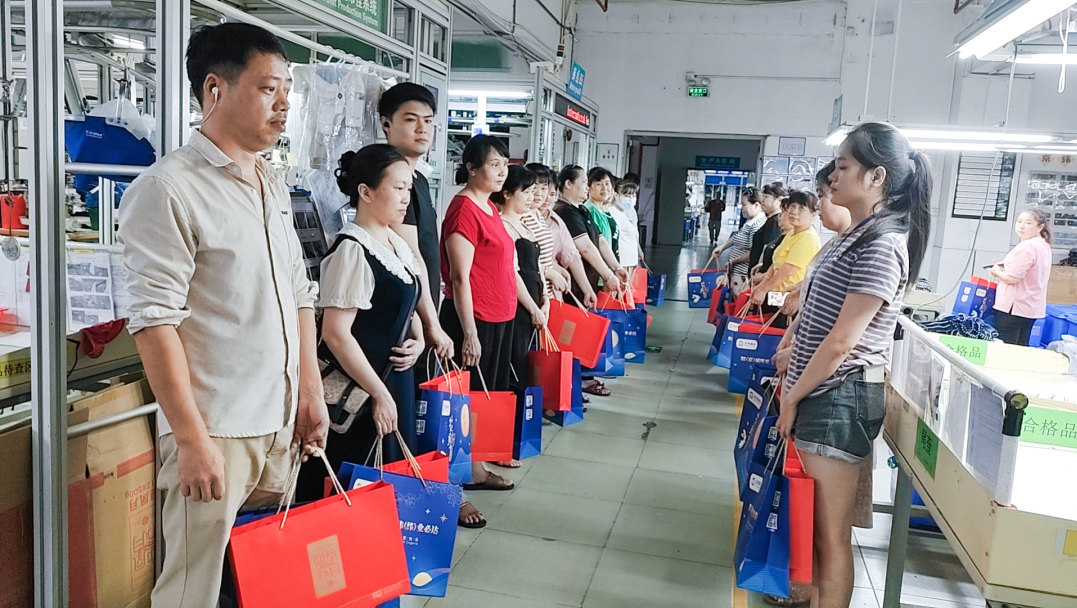 明月照千里，福利暖人心。東莞京福、京緯、京翼服裝有限公司發(fā)中秋節(jié)福利啦!(圖27)